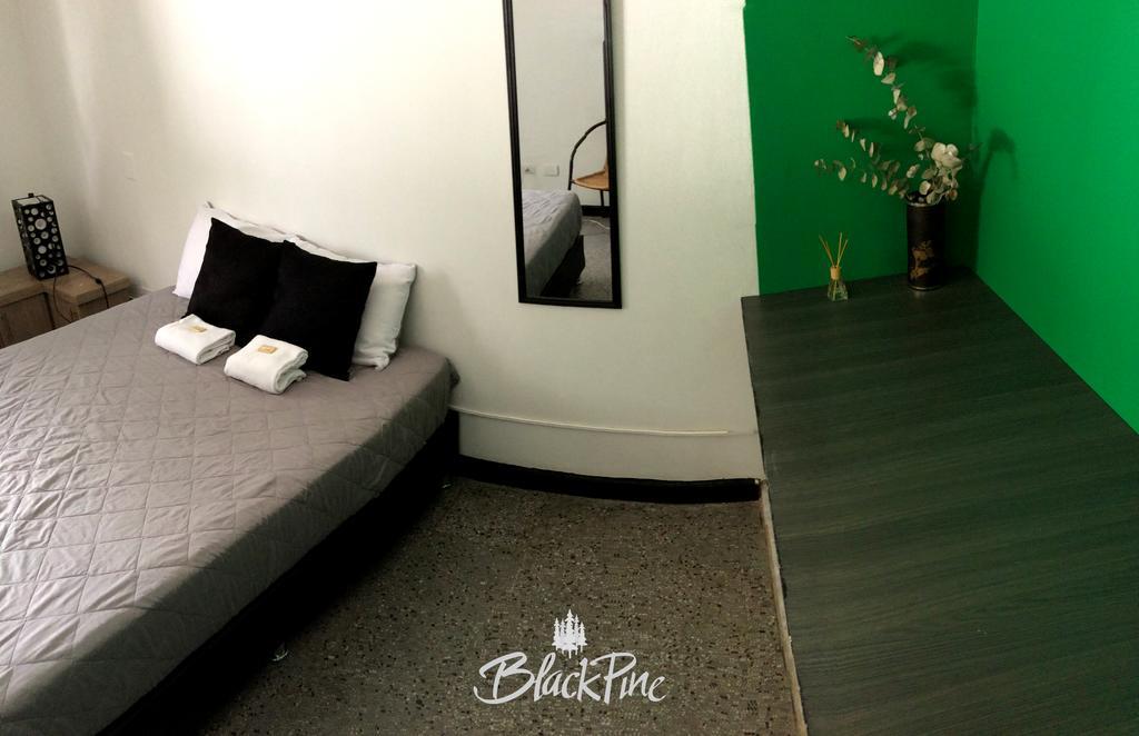 Blackpine Hostel Medellin Exterior photo