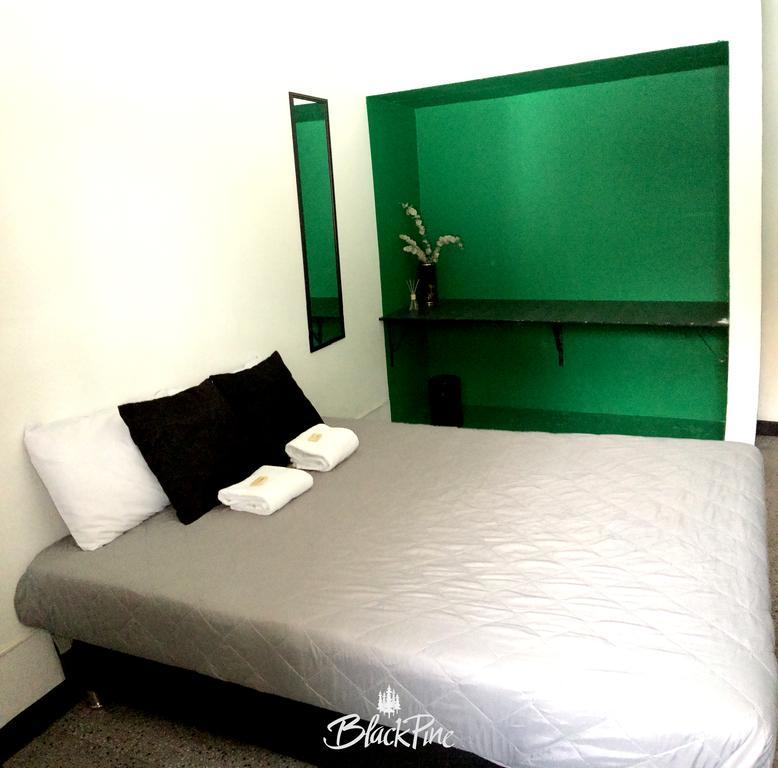 Blackpine Hostel Medellin Exterior photo